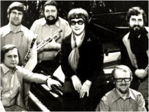 1975 | Hartmut Behrsing (tb) · Wolfgang Riemer (cl,sax) · Wolfgang „Bongo“ Müller (tp) · Ruth Hohmann (voc) · Horst Würzebesser (b) · Jochen Schulze (dr)