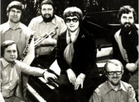 1975 | Hartmut Behrsing (tb) · Wolfgang Riemer (cl,sax) · Wolfgang „Bongo“ Müller (tp) · Ruth Hohmann (voc) · Horst Würzebesser (b) · Jochen Schulze (dr)